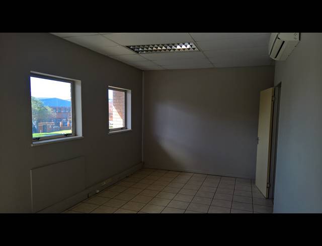 1,093M² WAREHOUSE TO LET IN SPARTAN